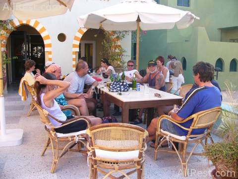 Turtles Inn Dive Club & Hotel 17